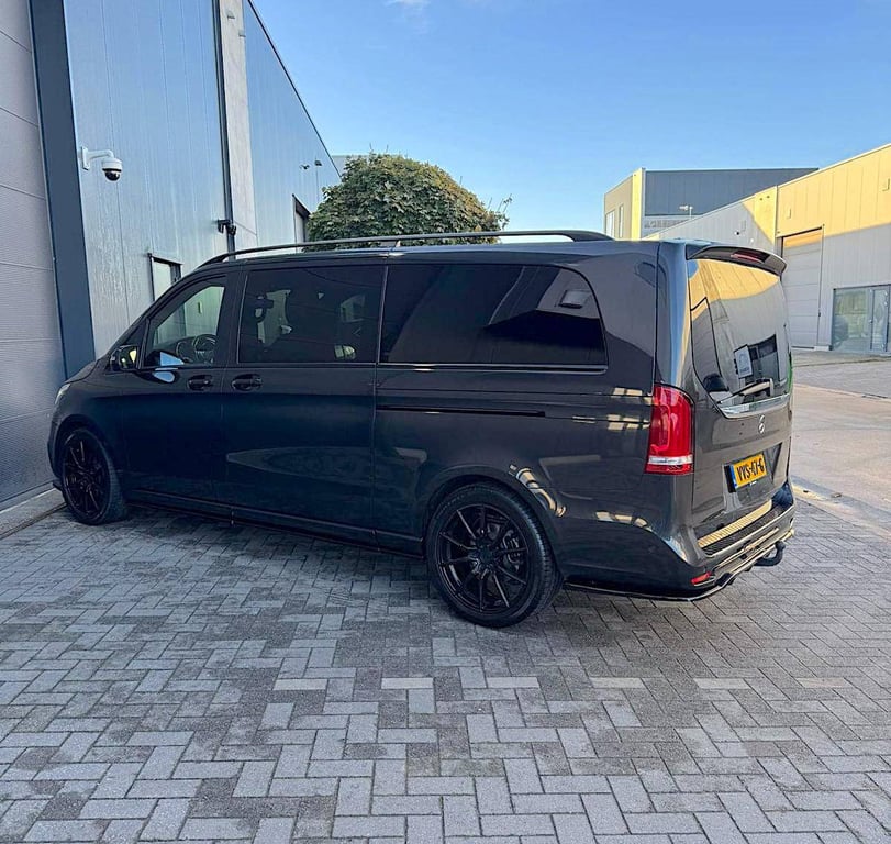 Mercedes-Benz V300 d Automatic business class AMG pack Diesel 2023 2023 V-Klasse (W447) _ V300 d Automatic AMG-pack 2023 1...