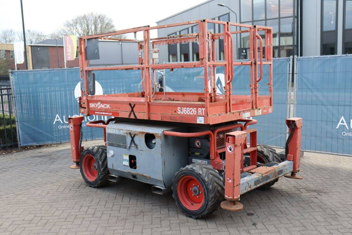 Scissor lift Skyjack SJ6826 RT Diesel 10m 2015 2015 SJ6826 RT 2015 1 Scissor Lifts image 4