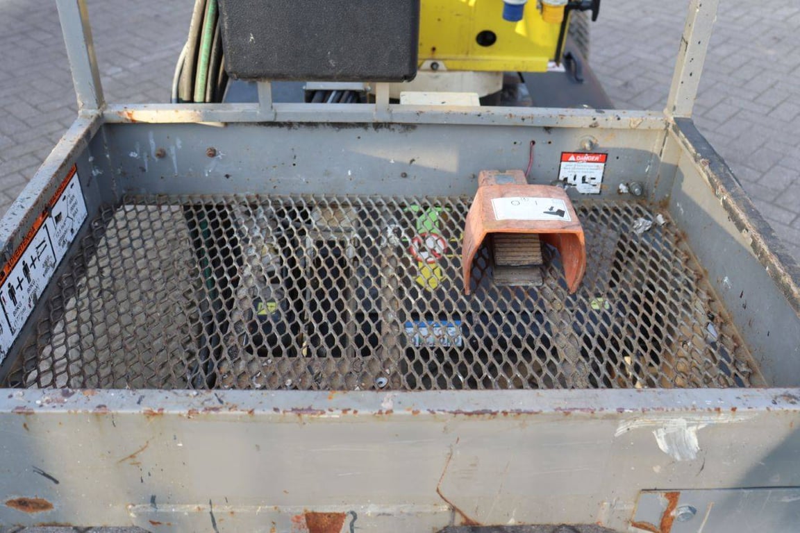 Articulating boom lift Niftylift HR12NDE Diesel 12m 2014 2014 Niftylift HR12NDE 2014 1 image 12