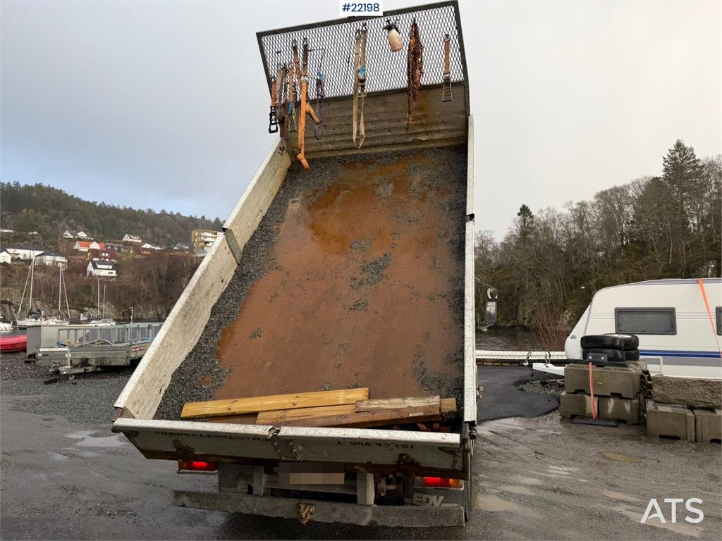 Iveco 90E18 4x2 tipping truck with 3-way tipping 2004 22198 90E18 4x2 tipping truck with 3-way tipping 2004 1 Tipper truck...