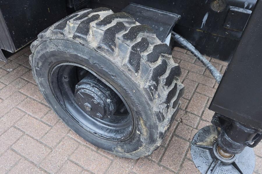 Haulotte H12SX Diesel, 4x4 Drive, 12m Working Height, 700kg 2007 HAULOTTE - H12SX - 90081 H12SX Diesel, 4x4 Drive, 12m Wor...