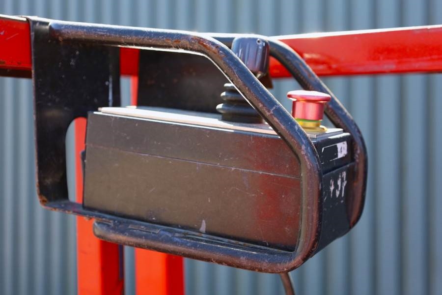 Holland Lift Ecostar HL-9710 Electric, 12m Working Height, 325k 2013 HOLLAND LIFT - Ecostar HL-9710 - 63521 Holland lift E...