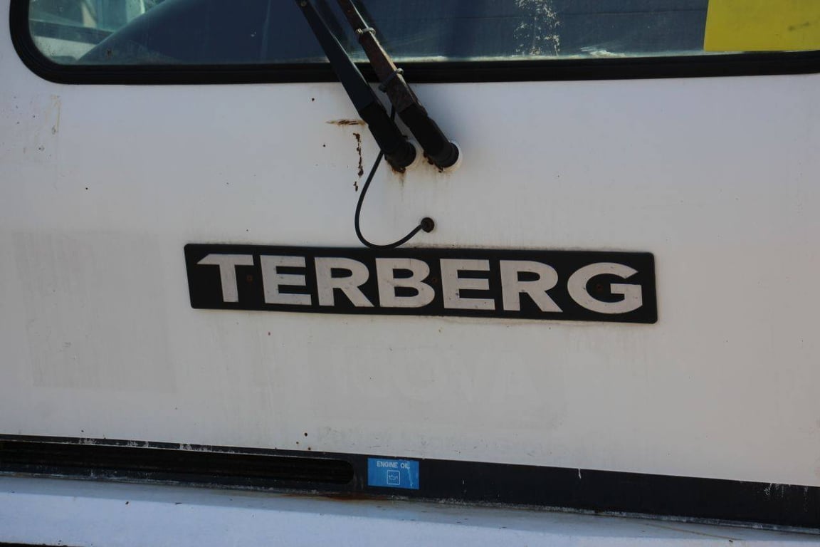 Terminal Tractor Terberg YT222 Diesel 222hp 2008 2008 Terberg YT222 2008 1 image 10