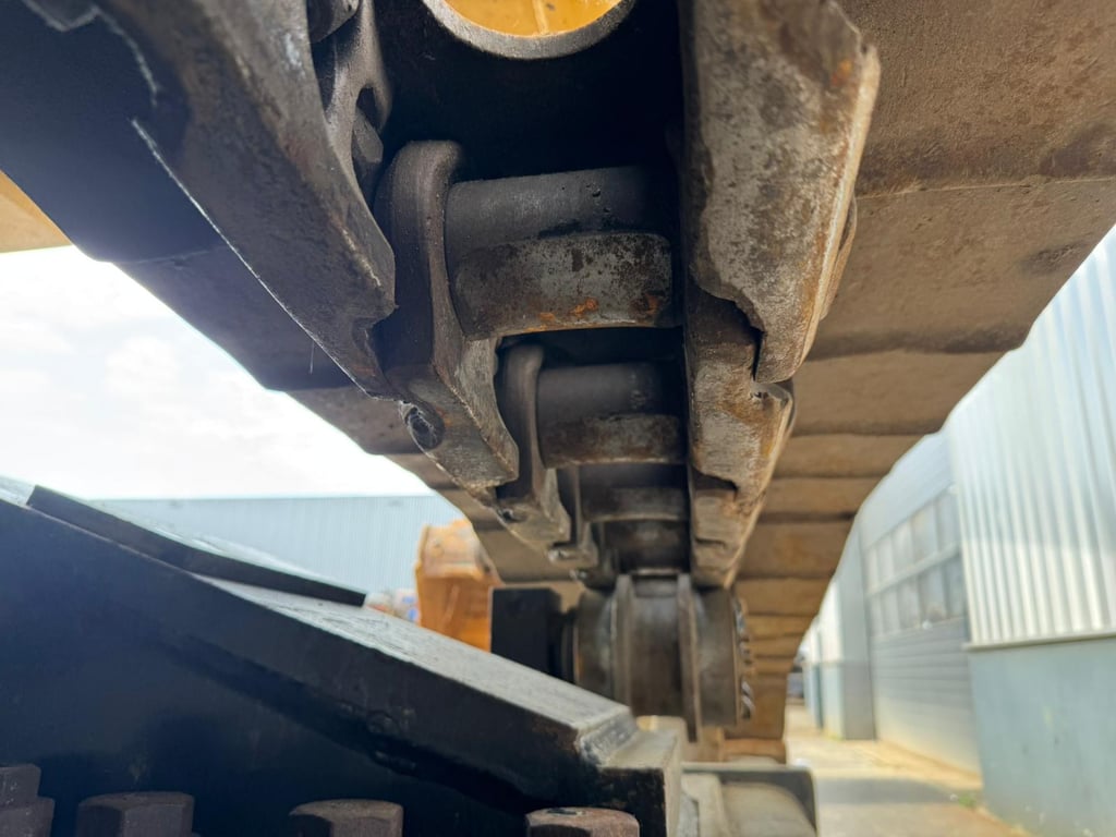 Caterpillar 352F 2018 00033405 352F 2018 1 image 15