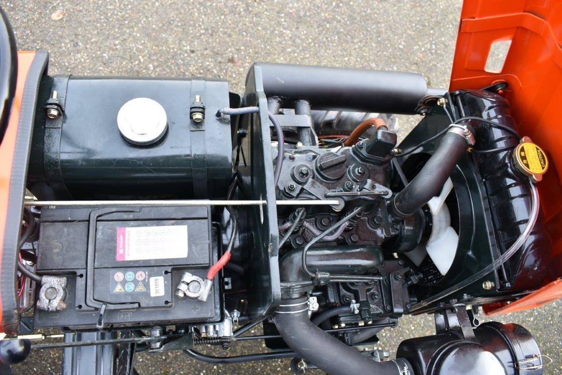 Mini tractor Kubota B7000 Diesel Refit B7000 1 image 15