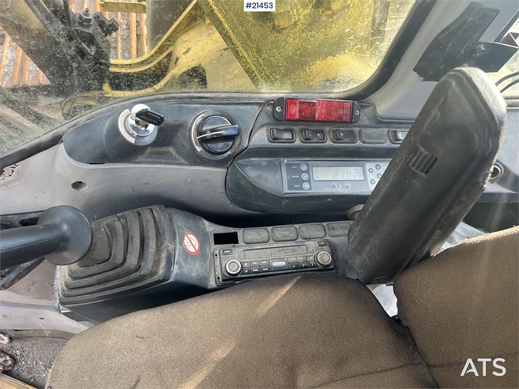 New Holland E215 Excavator 2008 21453 E215 Excavator 2008 1 Crawler Excavators image 15