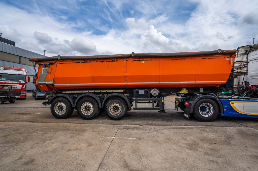 SCHMITZ SGF-S3-GEISOLEERDE KIPPER-27m3 2016 E64474 Schmitz Cargobull SGF-S3-GEISOLEERDE KIPPER-27m3 2016 1 image 3