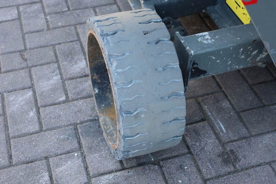 Holland Lift Ecostar HL-9714 Electric, 12m Working Height, 325k 2012 HOLLAND LIFT - Ecostar HL-9714 - 63529 Holland lift E...