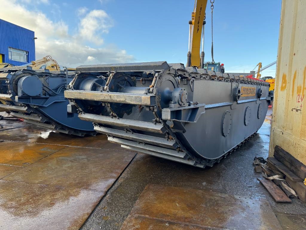 CAT swamp buggy amphibious undercarriage (unused) 2025 5213 swamp buggy amphibious undercarriage (unused) 2025 1 Crawler E...