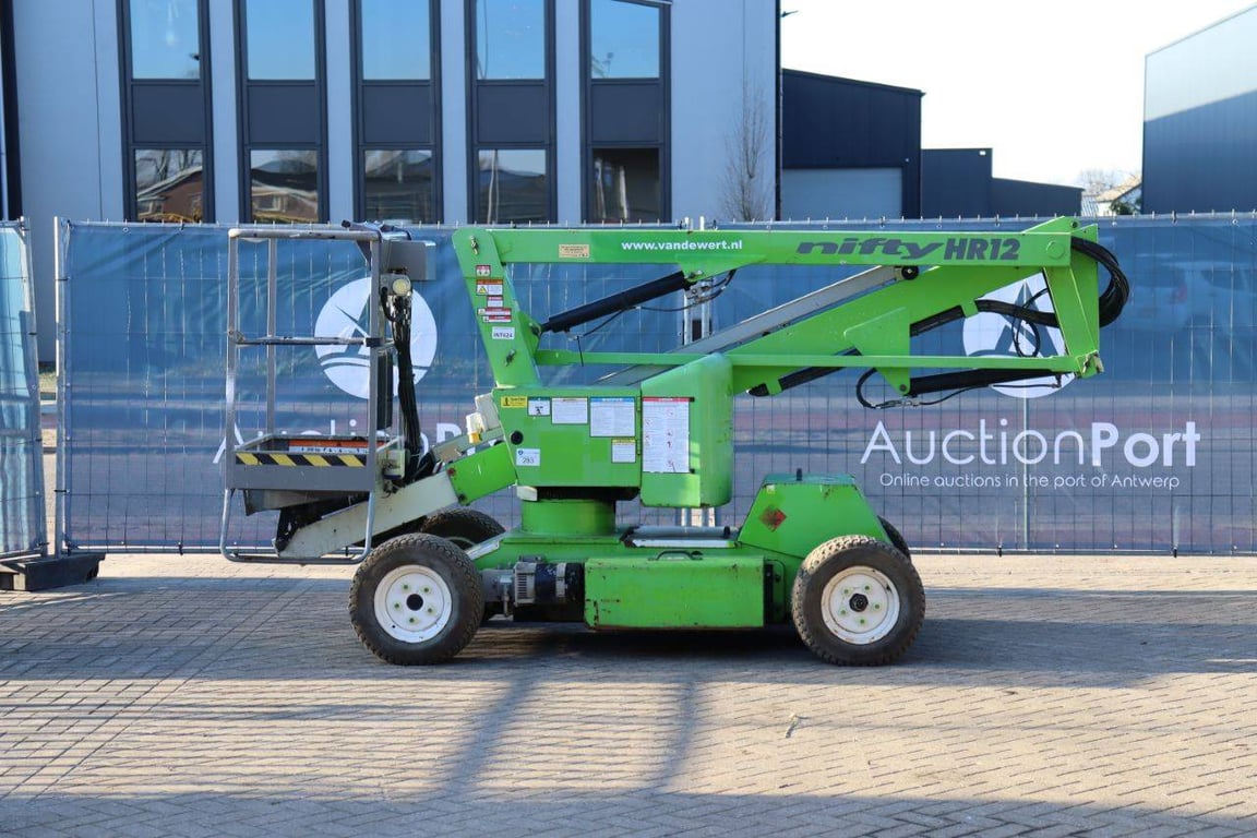 Niftylift HR12NDE Hybrid 12m Articulated Boom Lift 2016 2016 Niftylift HR12NDE Mktb 2016 1 image 2
