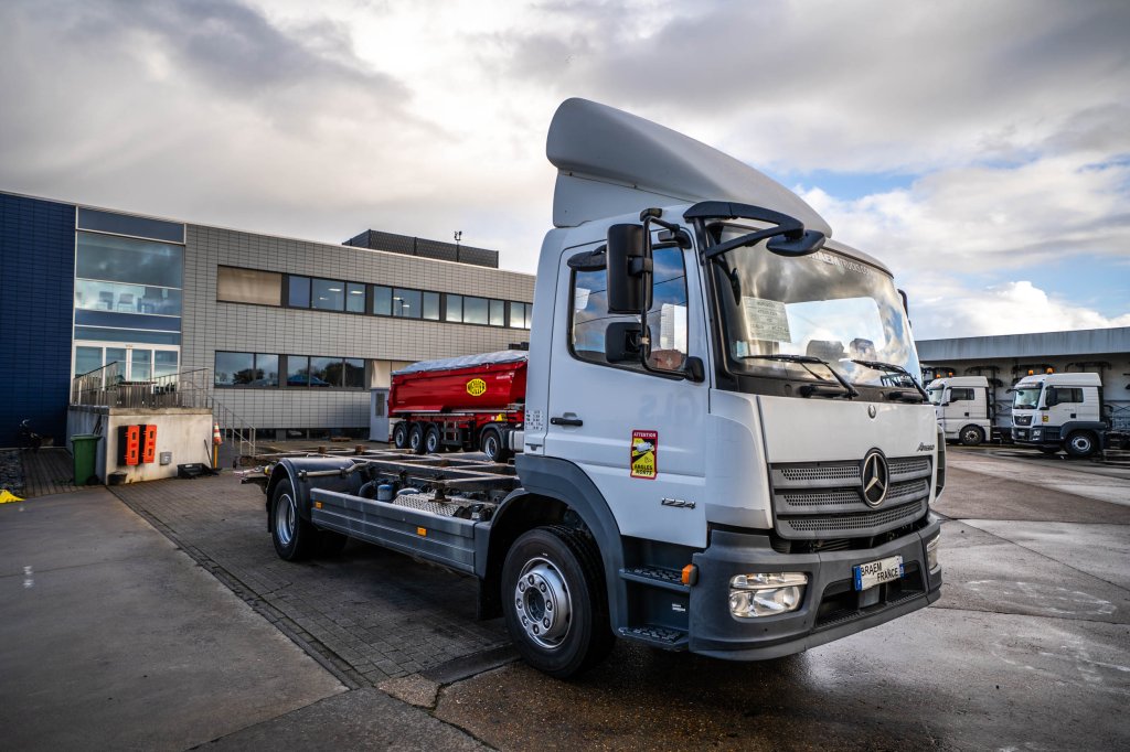 MERCEDES ATEGO 1224 // HAYON DHOLLANDIA 2016 E64824 ATEGO 1224 // HAYON DHOLLANDIA 2016 1 image 2