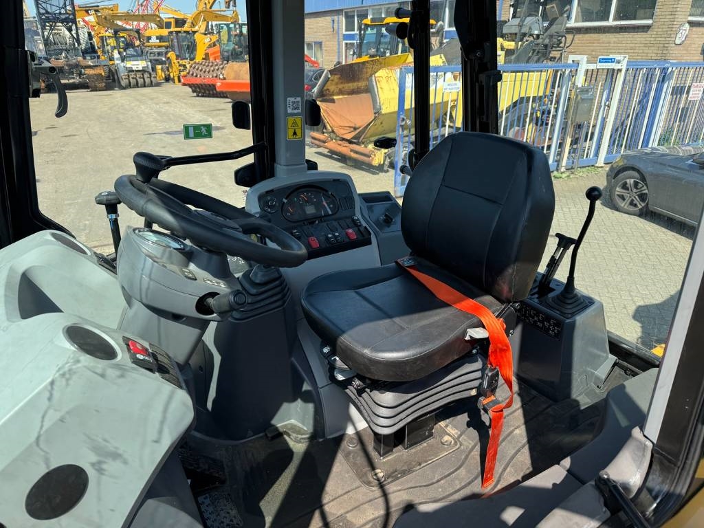 Heavy machinery product image - Image 8 of 11