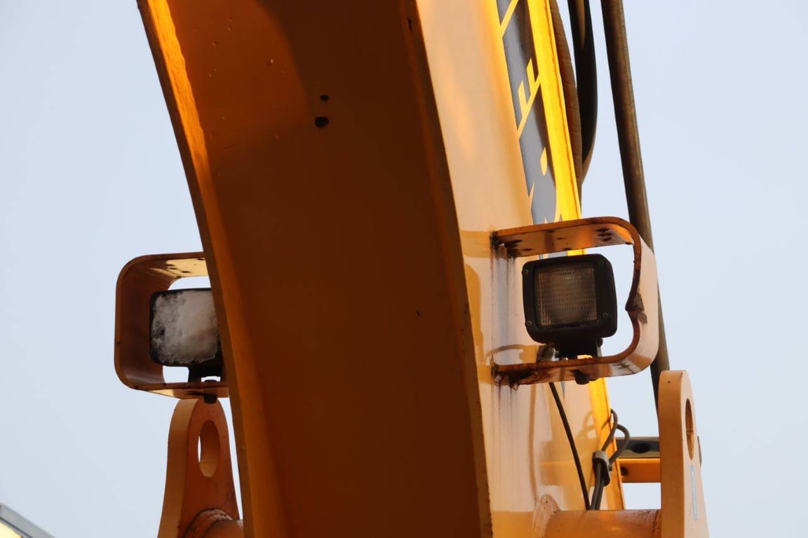 Heavy machinery product image - Image 14 of 15