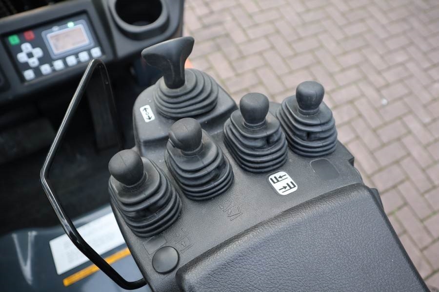 Heavy machinery product image - Image 12 of 30