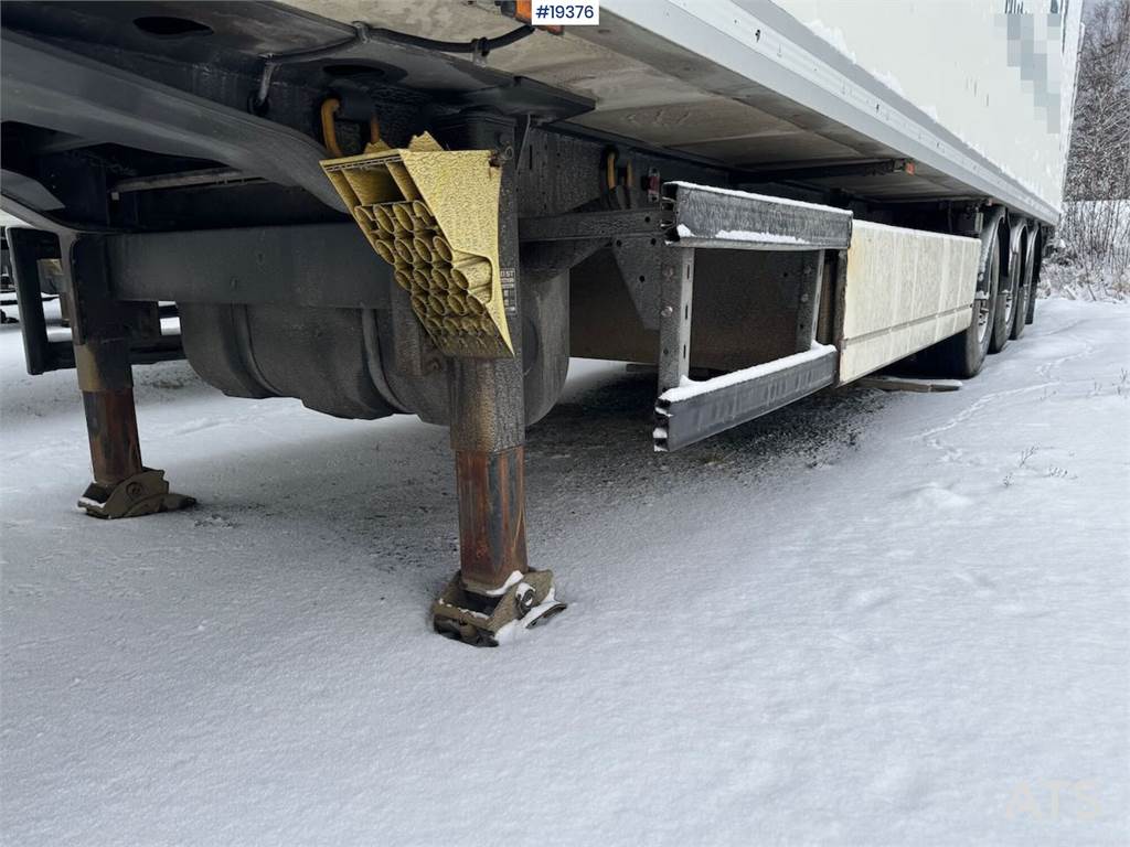 System trailer closed semi w/ Thermo king unit and 2015 19376 System trailer closed semi w/ Thermo king unit and 2015 1 Re...