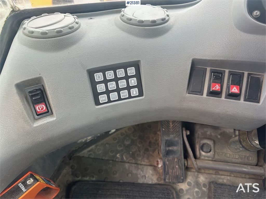 Volvo L90E wheel loader. WATCH VIDEO. 2006 21381 L90E wheel loader. WATCH VIDEO. 2006 1 Wheel Loaders image 14