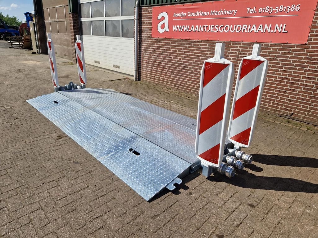 Leidingdrempel / road ramp 2024 10706 Leidingdrempel / road ramp 2024 0 image 2