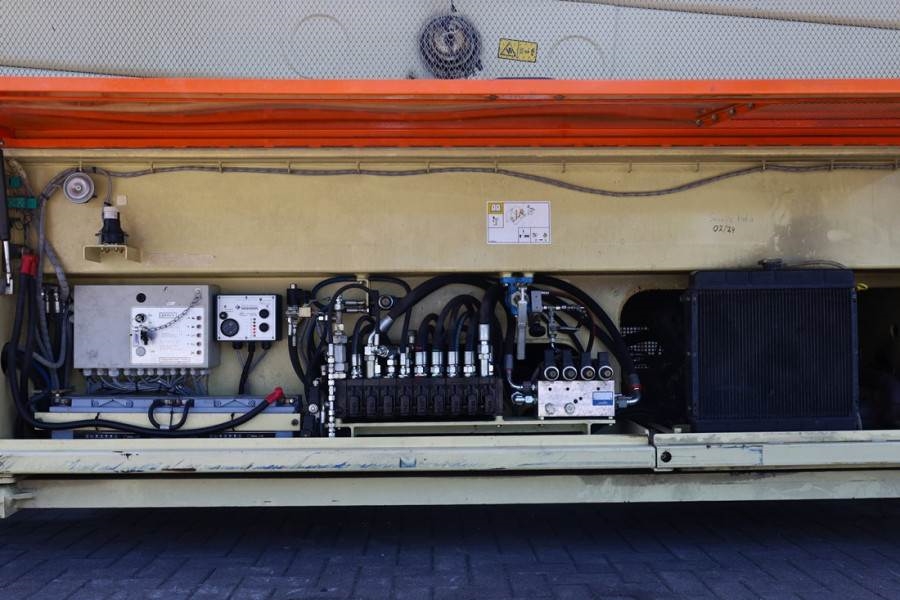 JLG SL245-12 Diesel, 4x4x4 Drive, 26.5m Working Height 2010 JLG - SL245-12 - 90083 SL245-12 Diesel, 4x4x4 Drive, 26.5m Wor...