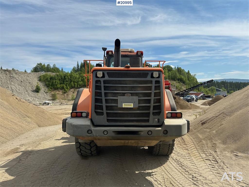 Doosan DL 450-3 wheel loader w/ bucket and scale. WATCH V 2012 20995 DL 450-3 wheel loader w/ bucket and scale. WATCH V 20...