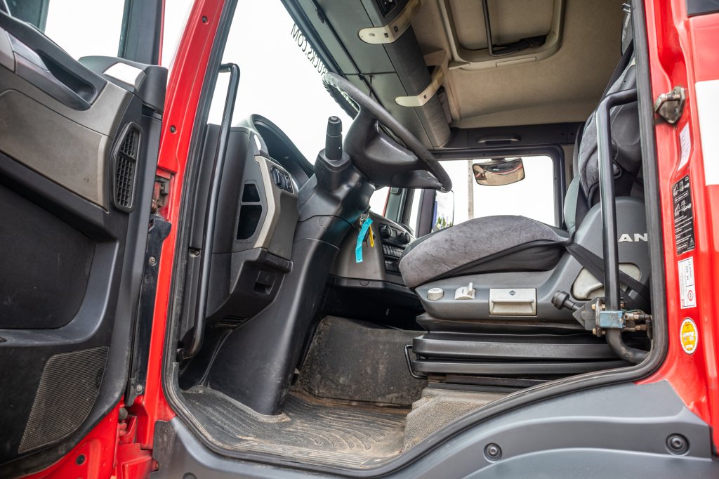 MAN TGS 33.360 BB + KENNIS 16 T/M -3XHYDR. 2010 E61902 TGS 33.360 BB + KENNIS 16 T/M -3XHYDR. 2010 1 image 9
