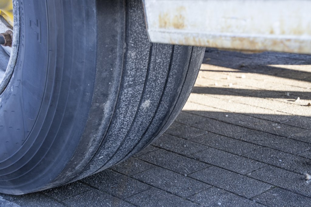 DE BUF MIXER/MALAXEUR/MISCHER-10M3 (gestuurd/gelenkt/dir./steering) 2011 E56821 De Buf MIXER/MALAXEUR/MISCHER-10M3 (gestuu...