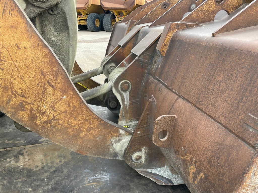 Caterpillar 988B 1986 00033689 988B 1986 1 image 13
