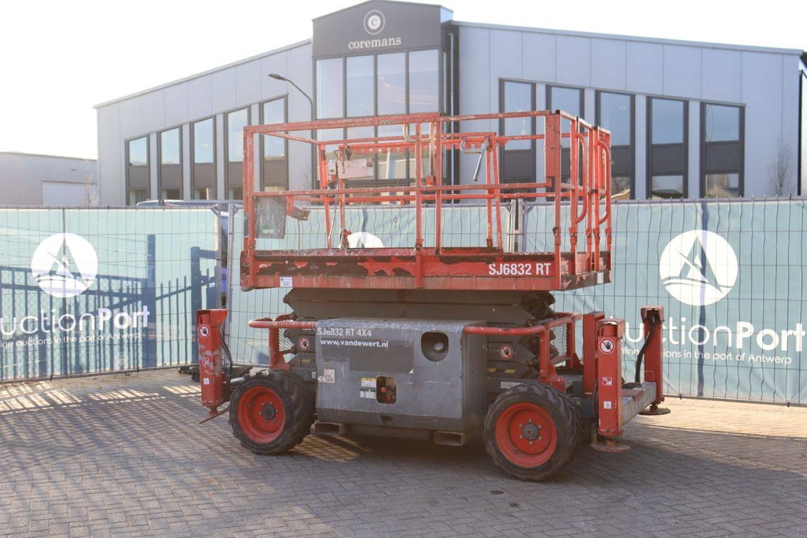 Scissor lift Skyjack SJ6832RT Diesel 12m 2015 2015 SJ6832RT 2015 1 Scissor Lifts image 4