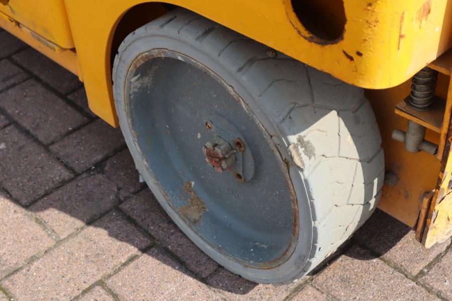 Haulotte Compact 14 Electric, 14m Working Height, 350kg Cap 2016 HAULOTTE - Compact 14 - 63036 Compact 14 Electric, 14m Wo...