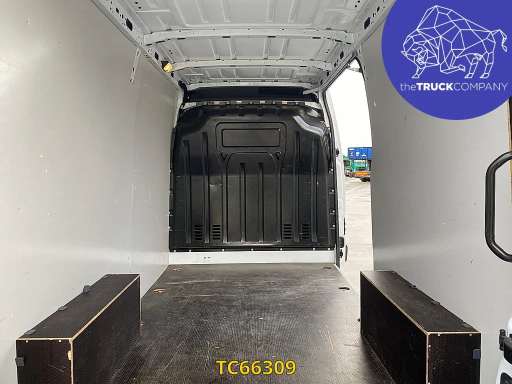Nissan Interstar 130.35 L2H2 2023 TC66309 Interstar 130.35 L2H2 2023 1 image 14