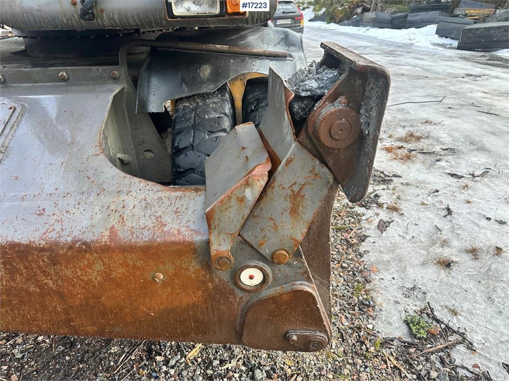 Volvo EW160B Wheel excavator w/ Rototilt, 1 bucket and s 2003 17223 EW160B Wheel excavator w/ Rototilt, 1 bucket and s 200...