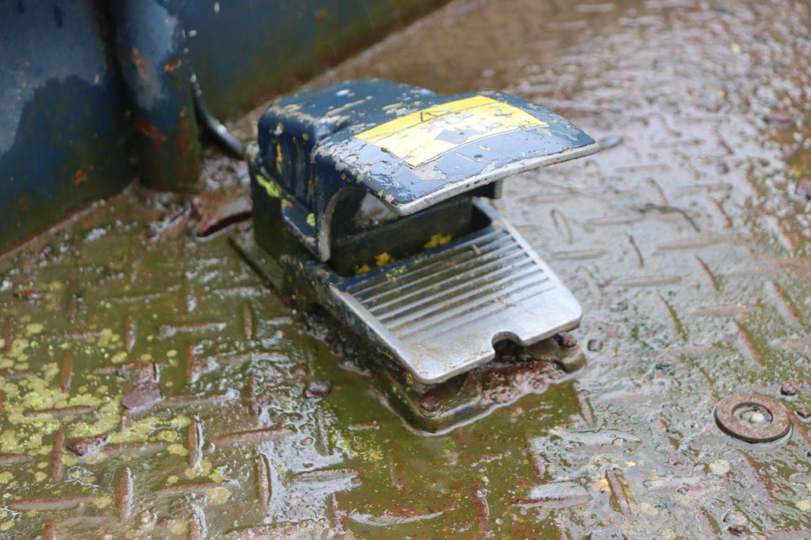 Telescopic aerial work platform Aichi RZ150 Diesel 17m 2001 2001 RZ150 2001 1 image 13