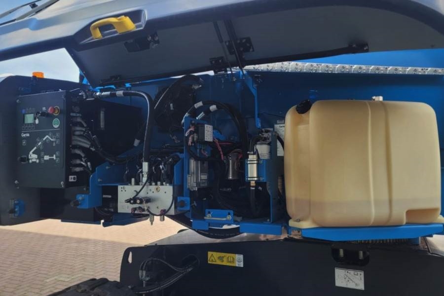 Genie S65XC Trax Valid inspection, *Guarantee! Diesel, 4 2023 GENIE - S65XC Trax - 62291 S65XC Trax Valid inspection, *Gua...