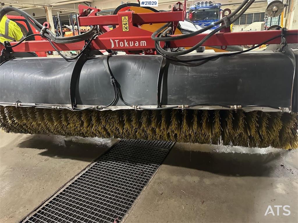 Tokvam FK broom with wheel loader attachment or tractor a 21829 Tokvam FK broom with wheel loader attachment or tractor a ...