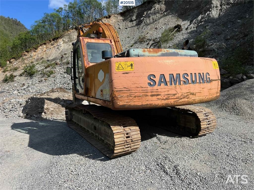 Samsung se210 LC3 Excavator w/ toothed bucket. WATCH THE V 1999 20515 se210 LC3 Excavator w/ toothed bucket. WATCH THE V 1...