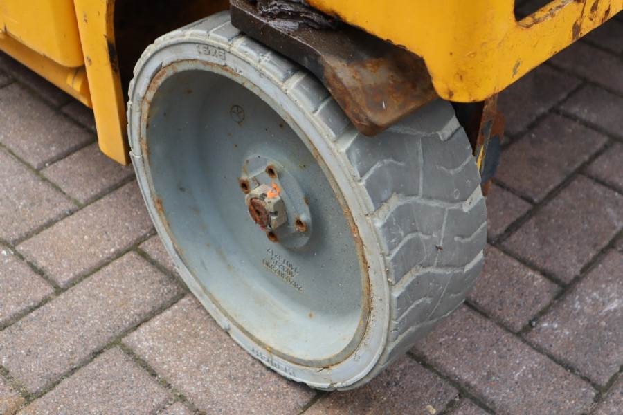 Haulotte Compact 14 Electric, 14m Working Height, 350kg Cap 2016 HAULOTTE - Compact 14 - 63053 Compact 14 Electric, 14m Wo...