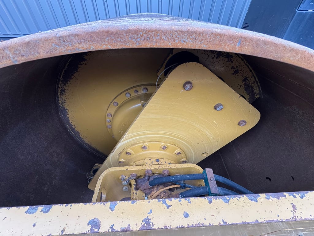 Caterpillar CS64B 2018 00033742 CS64B 2018 1 image 13