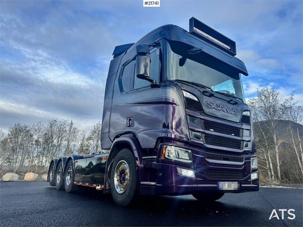 Scania R580 Tridem Hooklift w/ Crane hydraulics. Freshly 2018 21741 R580 Tridem Hooklift w/ Crane hydraulics. Freshly 2018...