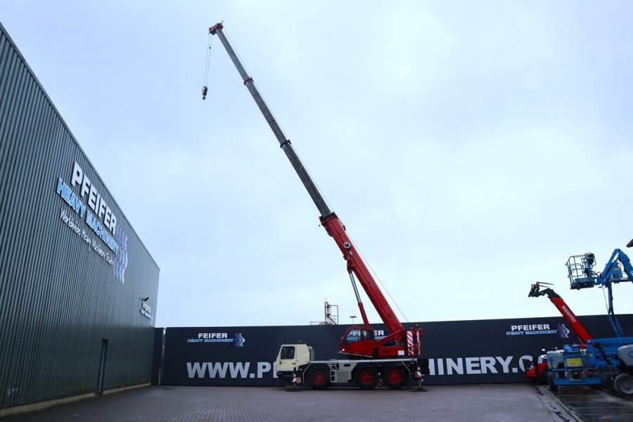 Grove GMK3060 Diesel, 6x6x6 Drive, 60t Capacity, 43m Mai 2015 GROVE - GMK3060 - 90056 GMK3060 Diesel, 6x6x6 Drive, 60t Cap...