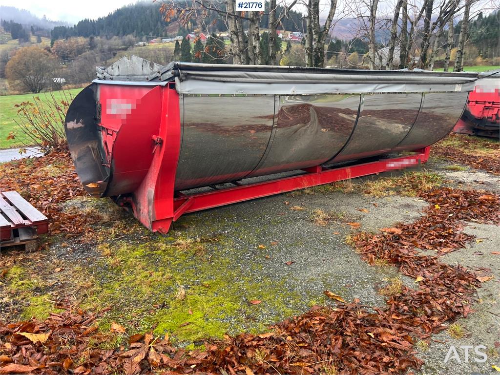 BFAB asphalt tank w/ manual canopy 2015 21776 BFAB asphalt tank w/ manual canopy 2015 1 image 4
