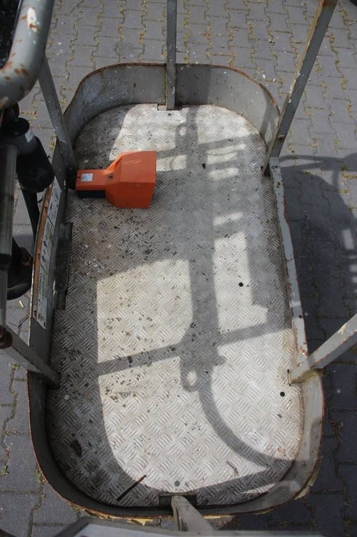 Niftylift HR 15 NDE Electric/Diesel Telescopic Boom Lift 2005 2005 Niftylift HR 15 NDE 2005 1 image 15