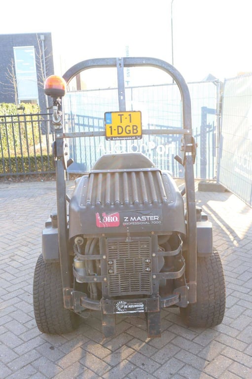 Toro Zeroturn 7000 Diesel Riding Mower 2014 2014 Zeroturn 7000 2014 1 image 5
