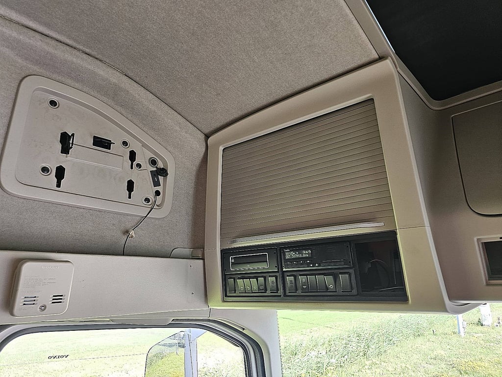 Heavy machinery product image - Image 10 of 15