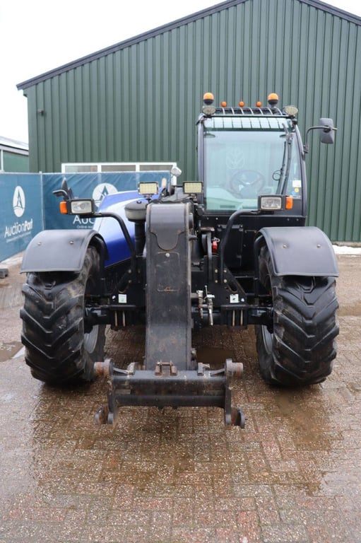 New Holland LM5060 Diesel 88kW 4000kg 7.1m 2011 Telehandler 2011 LM5060 2011 1 image 8