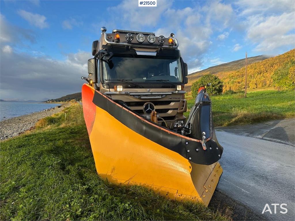 Mercedes-Benz Actros 2848 4x4+2 snow rigged hook truck w/ 20t ho 2011 21500 Actros 2848 4x4+2 snow rigged hook w/ 20t ho 2...