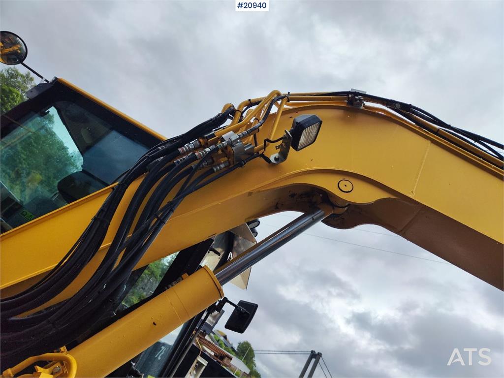 Komatsu PC78US-10 excavator with rototilt and 3 buckets. W 2017 20940 PC78US-10 excavator with rototilt and 3 buckets. W 2...