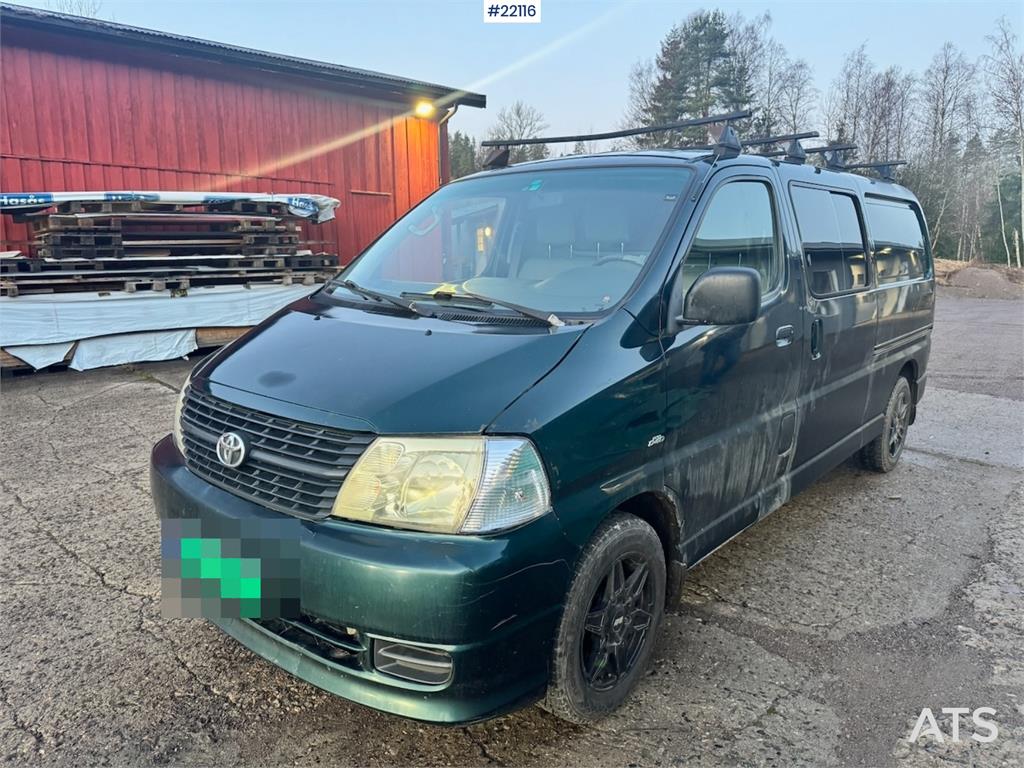 Toyota Hiace with interior shelving 2007 22116 Hiace with interior shelving 2007 1 Closed vans image 22