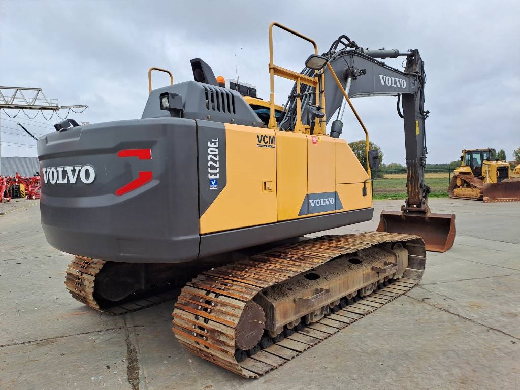 Volvo EC 220 EL (New Undercarriage) 2015 ATR-2127 EC 220 EL (New Undercarriage) 2015 1 Crawler Excavators image 4