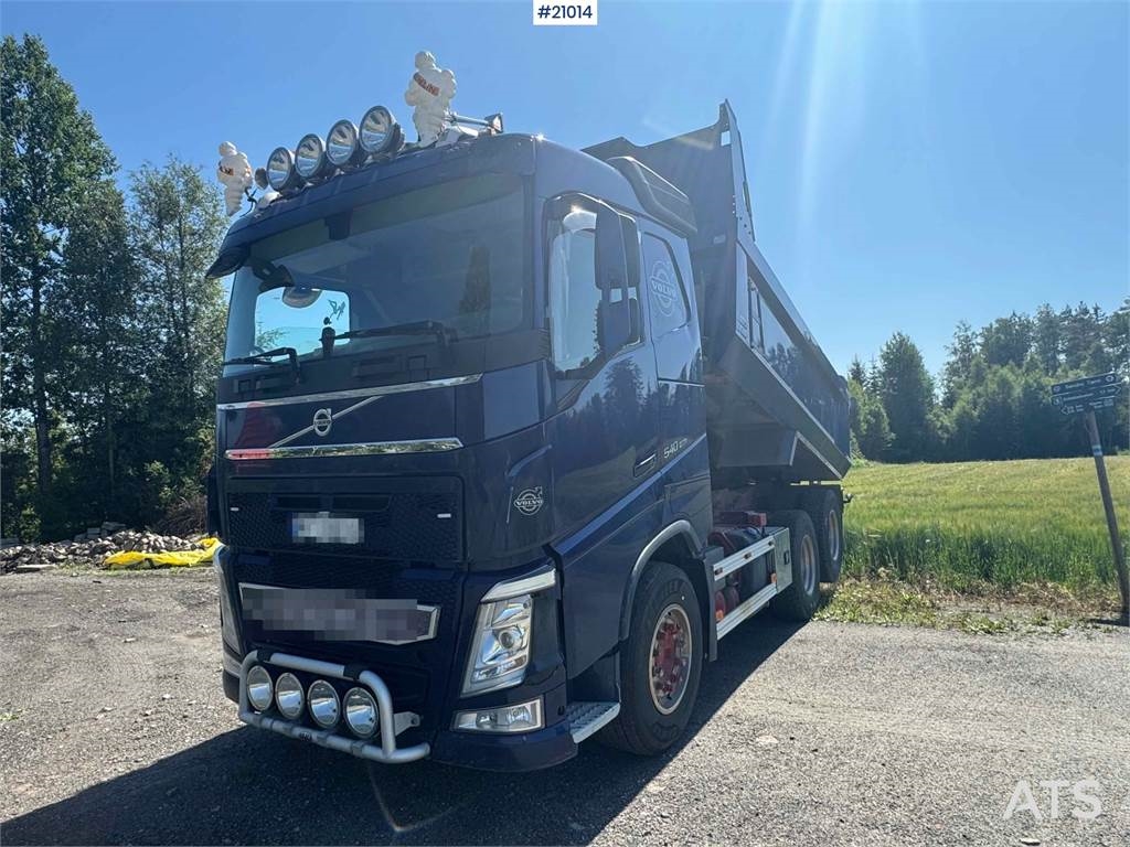 Volvo FH 540 6x4 tipper truck. Recently painted. 2017 21014 FH 540 6x4 tipper truck. Recently painted. 2017 1 Tipper truck...