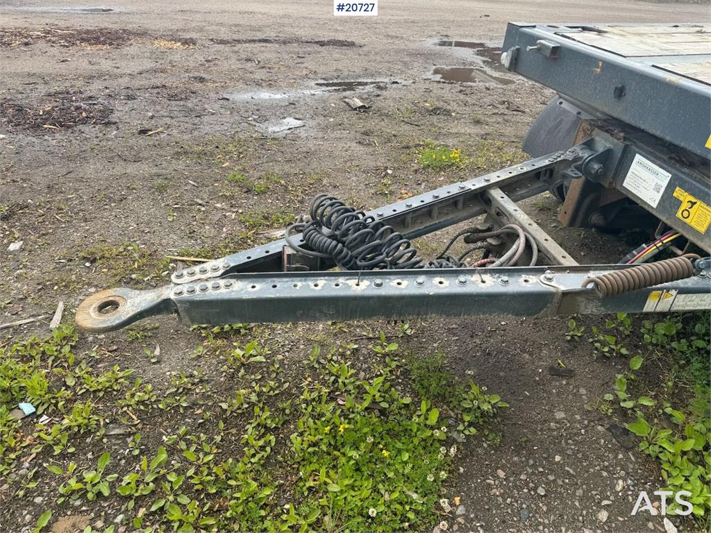 NC engineering Machine trailer w/ hydraulic driving b 2021 20727 NC engineering Machine trailer w/ hydraulic driving b 202...