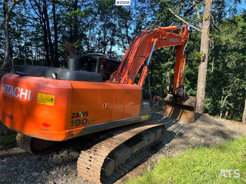 Hitachi zx190lc-5B excavator w/ rototilt, sanding bucket, 2016 21208 zx190lc-5B excavator w/ rototilt, sanding bucket, 201...